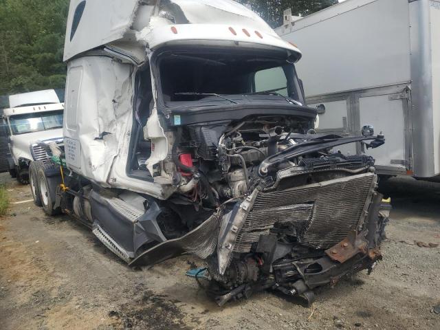  Salvage Freightliner Cascadia 1