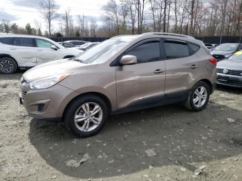  Salvage Hyundai TUCSON