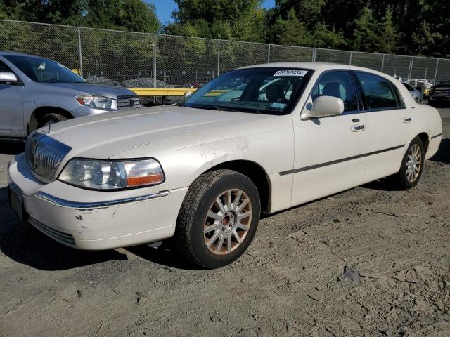  Salvage Lincoln Towncar