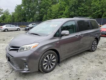  Salvage Toyota Sienna