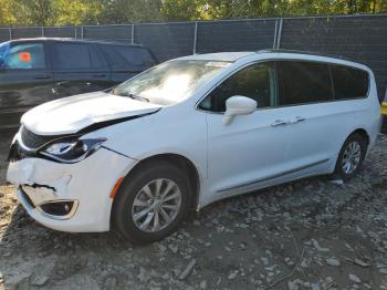  Salvage Chrysler Pacifica