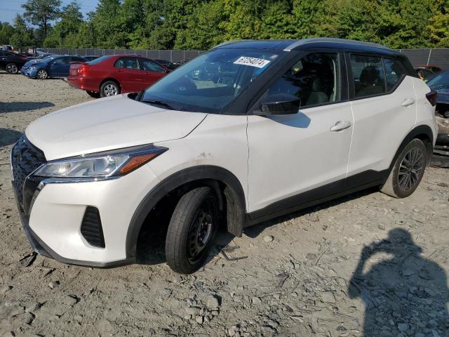  Salvage Nissan Kicks