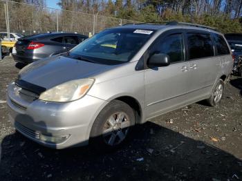  Salvage Toyota Sienna