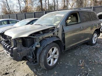  Salvage Toyota Highlander