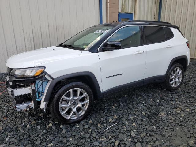  Salvage Jeep Compass