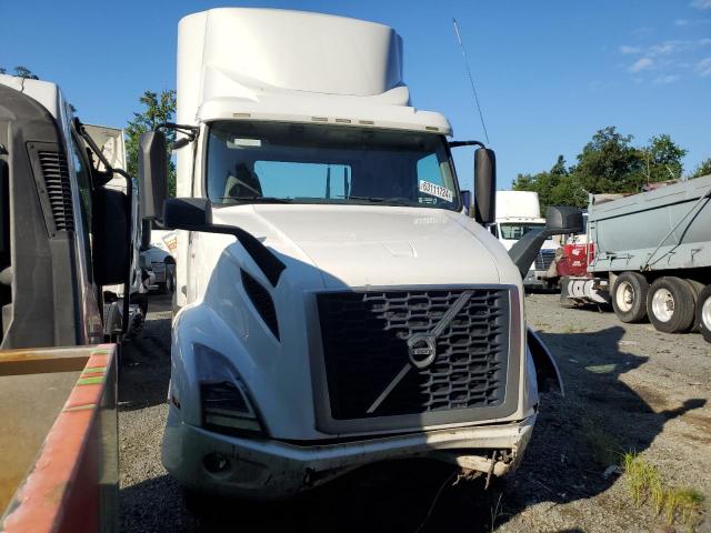  Salvage Volvo Vnr