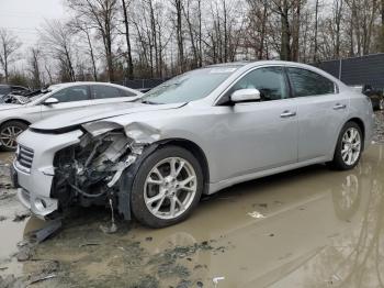  Salvage Nissan Maxima