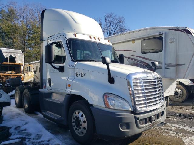  Salvage Freightliner Cascadia 1