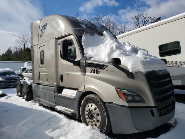  Salvage Freightliner Cascadia 1