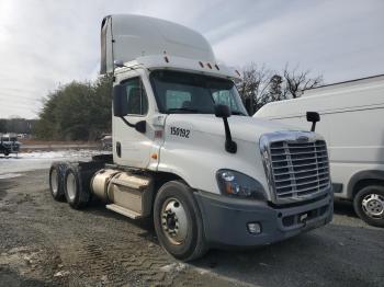  Salvage Freightliner Cascadia 1