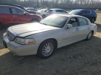  Salvage Lincoln Towncar