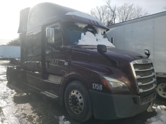  Salvage Freightliner Cascadia 1