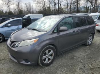  Salvage Toyota Sienna