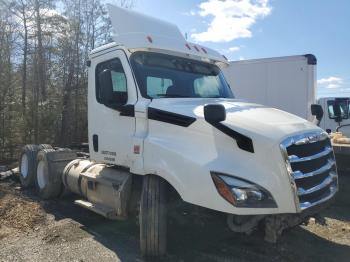  Salvage Freightliner Cascadia 1