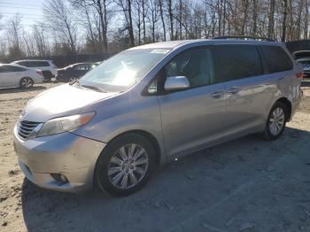  Salvage Toyota Sienna