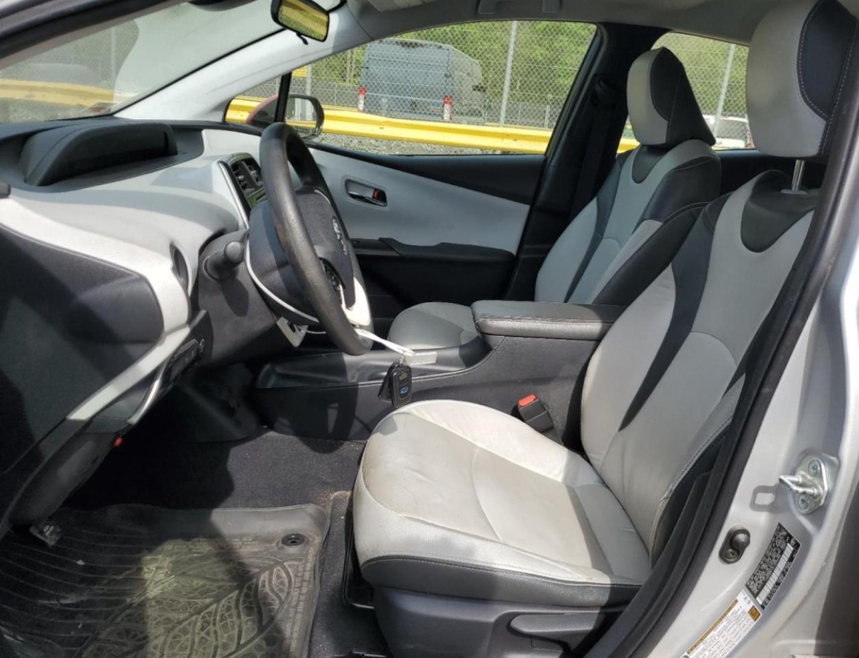 Toyota Prius Image 10