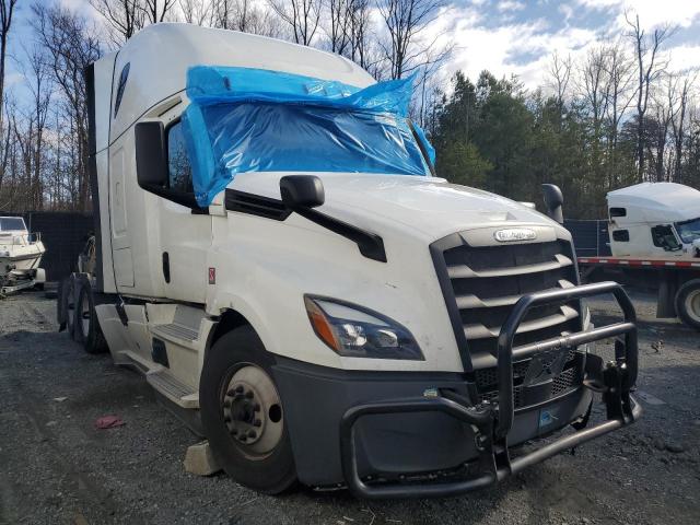  Salvage Freightliner Cascadia 1
