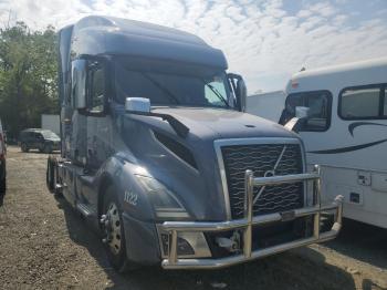  Salvage Volvo Vnl