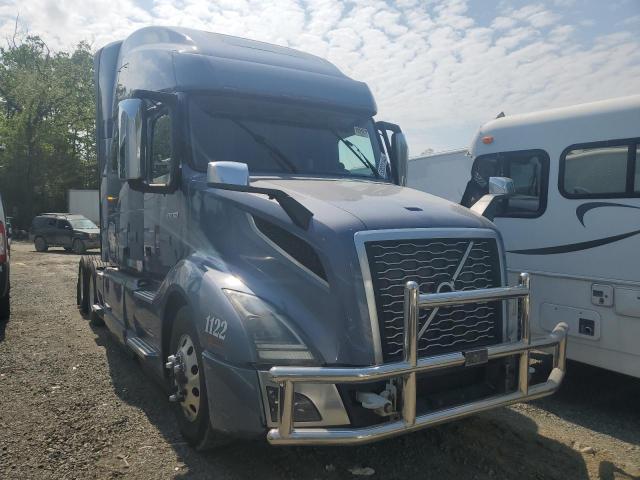  Salvage Volvo Vnl