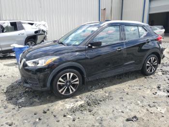  Salvage Nissan Kicks