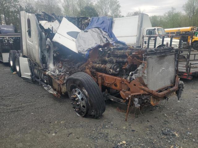  Salvage Freightliner Cascadia 1
