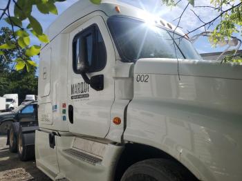  Salvage Freightliner Cascadia 1
