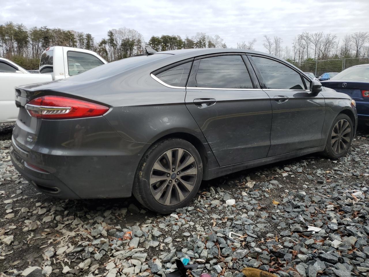 Ford Fusion Se Image 3