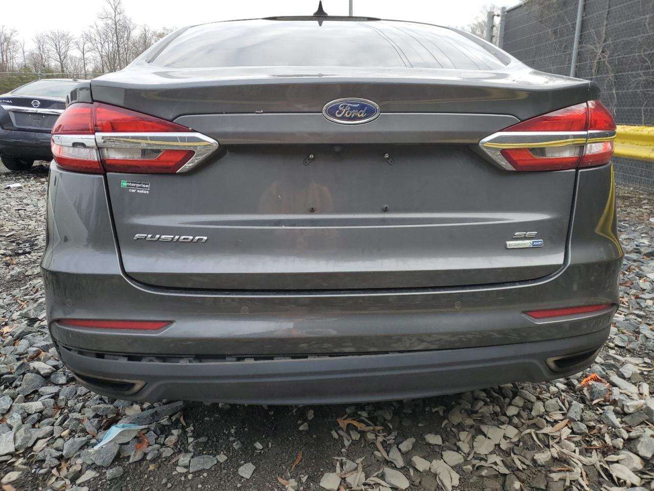 Ford Fusion Se Image 7