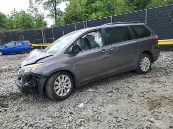  Salvage Toyota Sienna