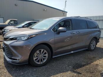  Salvage Toyota Sienna
