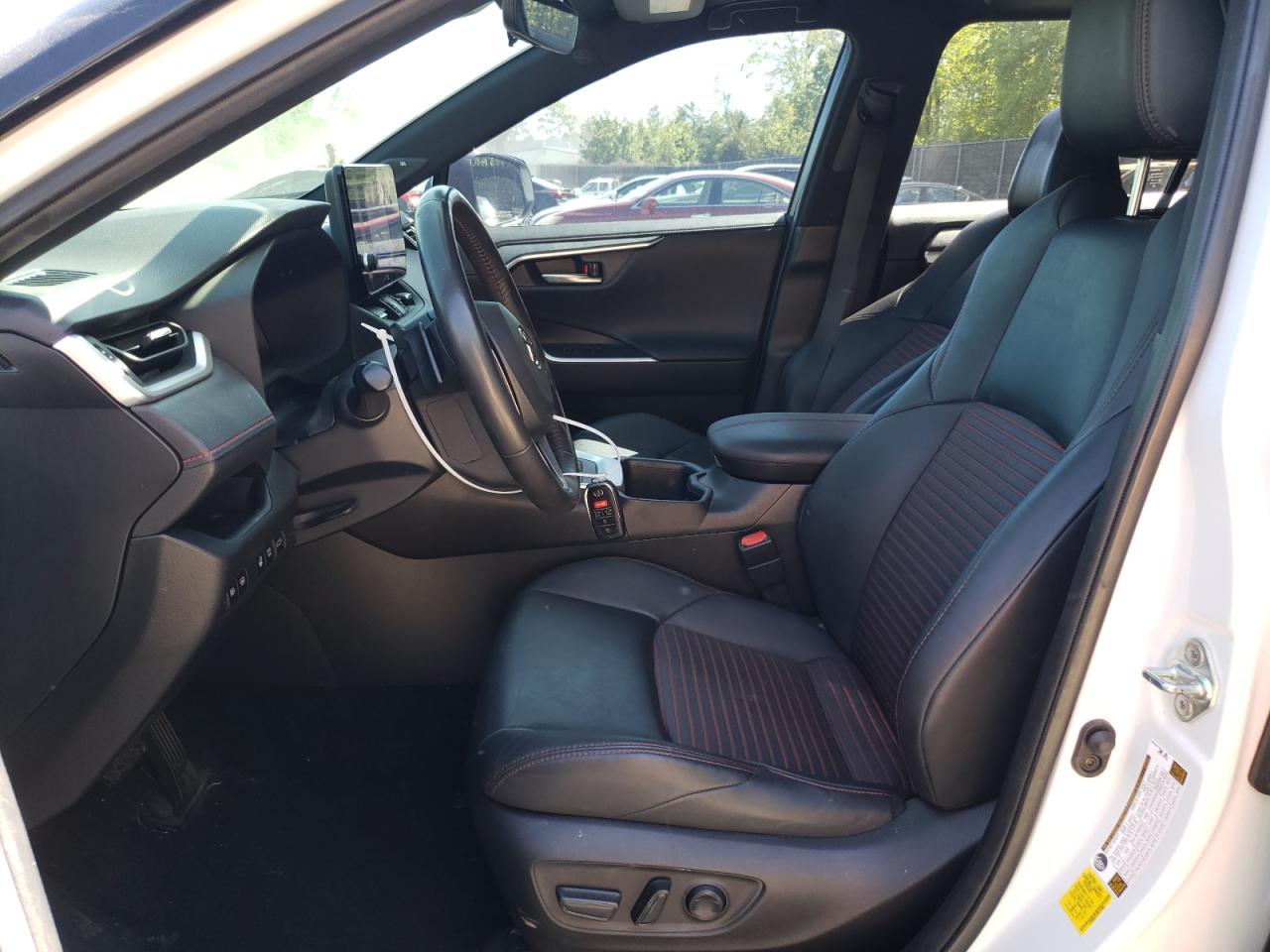 Toyota RAV4 Xse Image 4