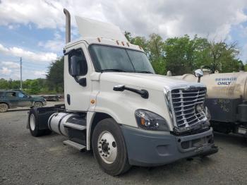  Salvage Freightliner Cascadia 1