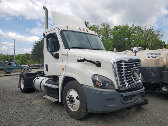  Salvage Freightliner Cascadia 1