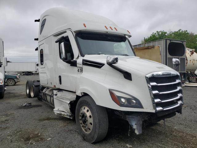  Salvage Freightliner Cascadia 1