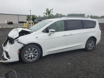  Salvage Chrysler Pacifica