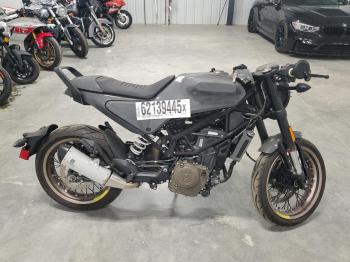  Salvage Husqvarna Vitpilen 4
