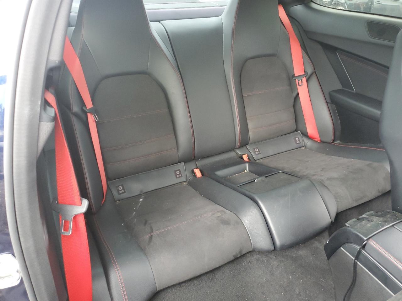 Mercedes-Benz C-Class 350 Image 9