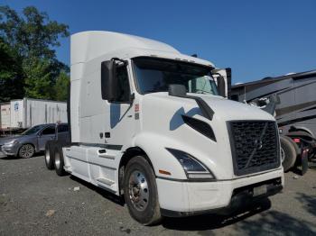  Salvage Volvo Vnr