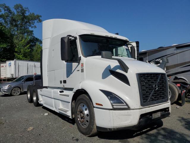  Salvage Volvo Vnr