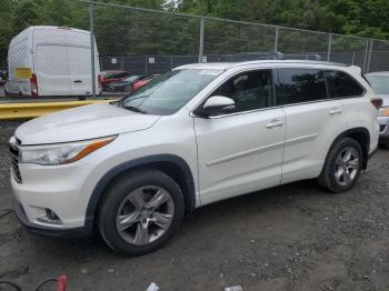  Salvage Toyota Highlander