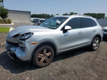  Salvage Porsche Cayenne