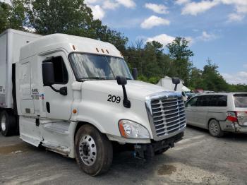  Salvage Freightliner Cascadia 1