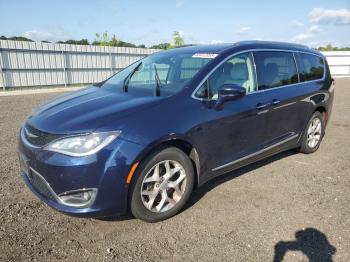  Salvage Chrysler Pacifica