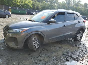  Salvage Nissan Kicks