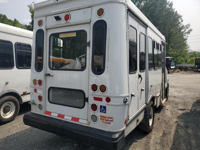 Ford Econoline E350 Super Duty Cutaway Van Image 4