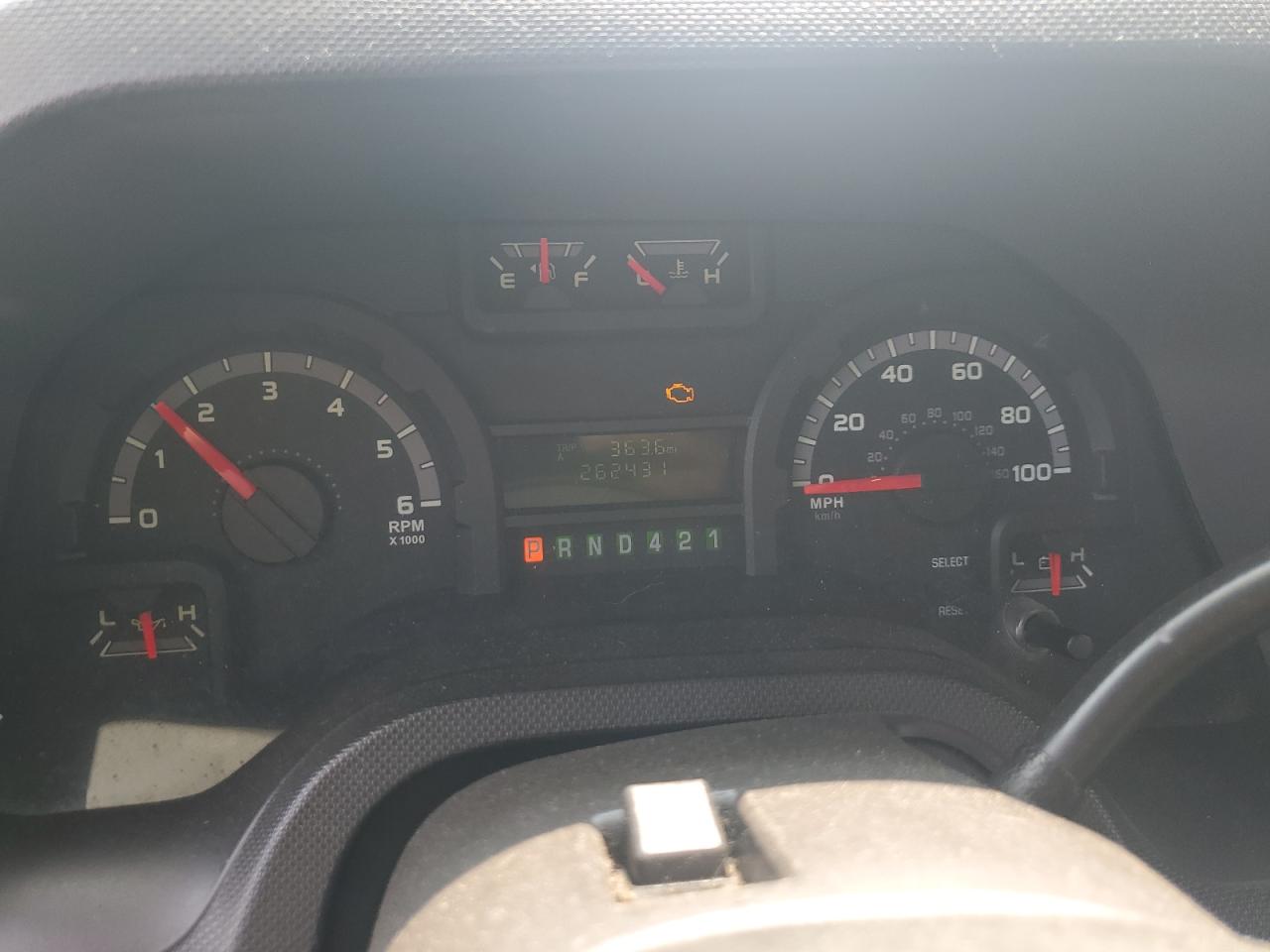 Ford Econoline E350 Super Duty Cutaway Van Image 9