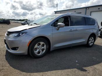  Salvage Chrysler Pacifica
