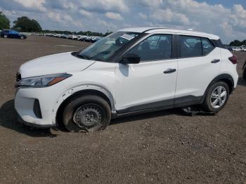  Salvage Nissan Kicks