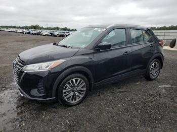  Salvage Nissan Kicks