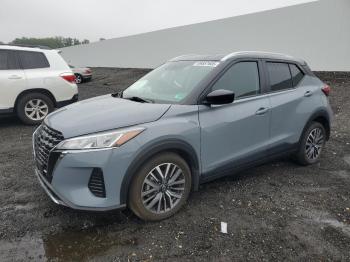  Salvage Nissan Kicks